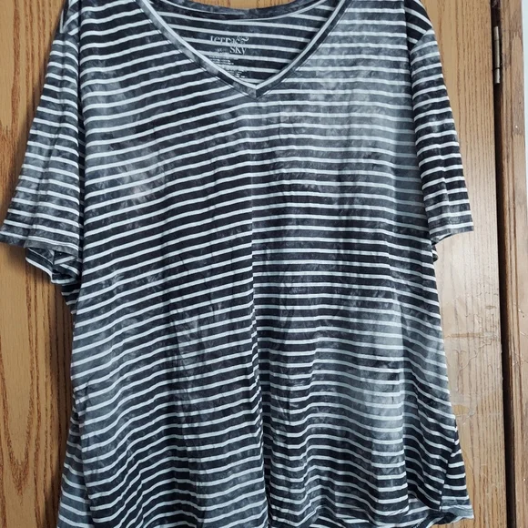 3/$30 NWOT. Terra & Sky. Plus Size 3X. Black and Gray. Distressed. - Picture 3 of 3